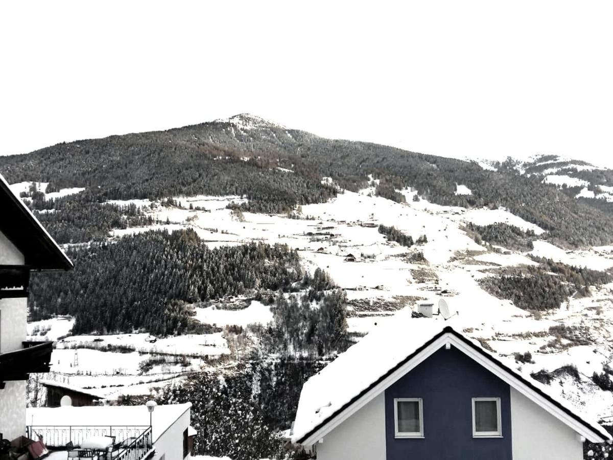 Modern Apartment In Hochgallmigg With Balcony 외부 사진